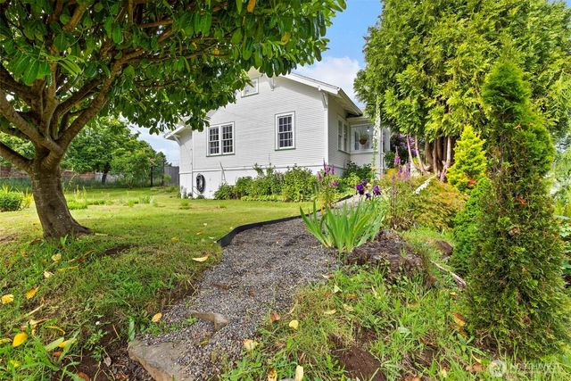 12 Main Street E, South Bend, WA 98586