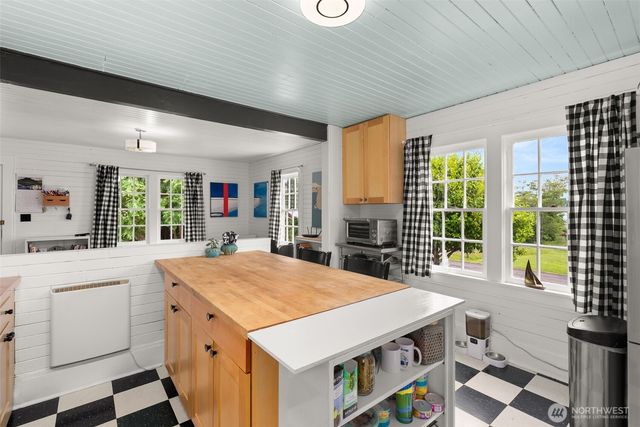12 Main Street E, South Bend, WA 98586