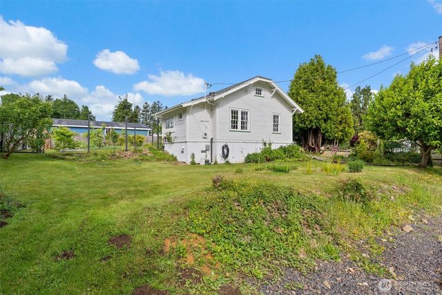 12 Main Street E, South Bend, WA 98586