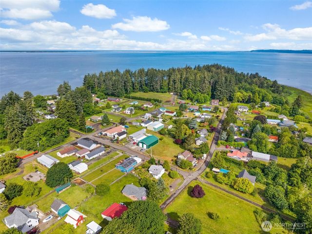 12 Main Street E, South Bend, WA 98586