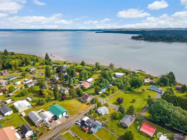 12 Main Street E, South Bend, WA 98586