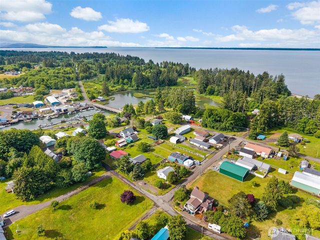 12 Main Street E, South Bend, WA 98586
