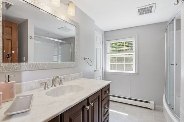 89 Main St, Westford, MA 01886