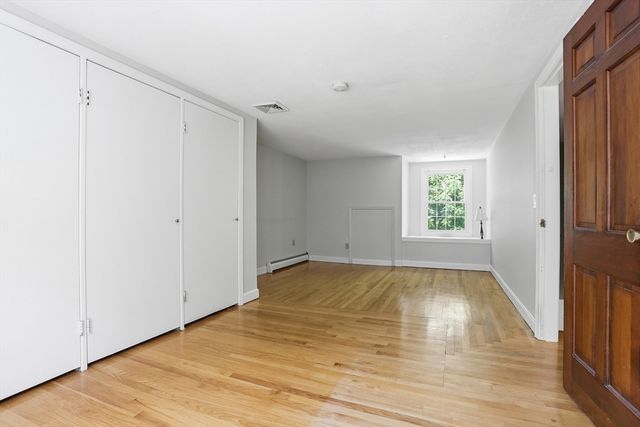 89 Main St, Westford, MA 01886