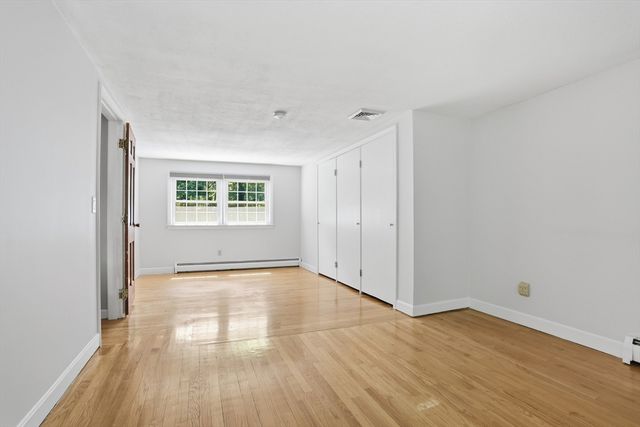 89 Main St, Westford, MA 01886