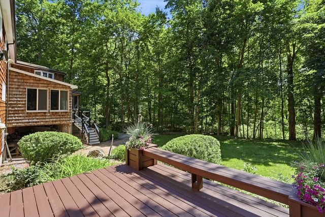 89 Main St, Westford, MA 01886