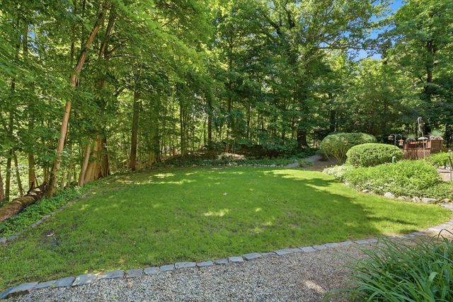 89 Main St, Westford, MA 01886