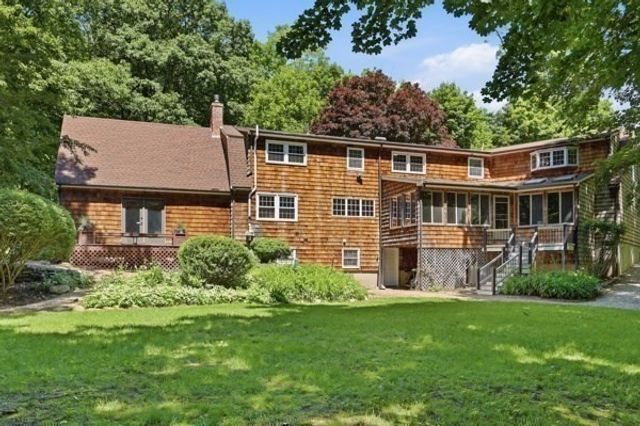 89 Main St, Westford, MA 01886