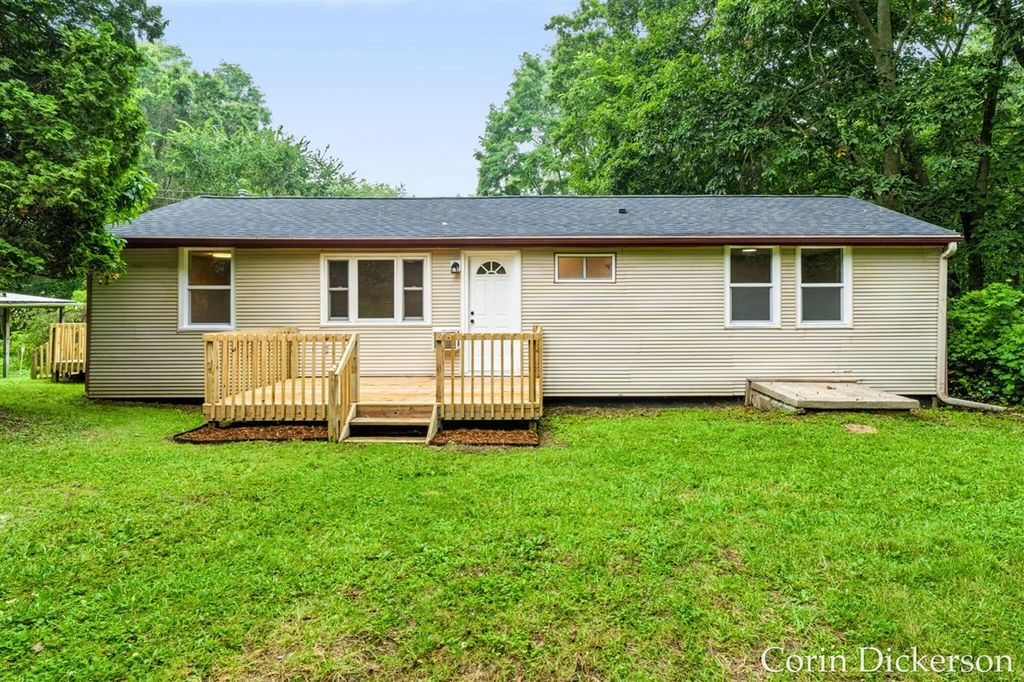 13790 Hutchinson Road, Dowling, MI 49050