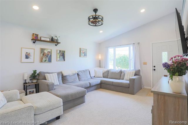 19778 E 14 Mile Road, Roseville, MI 48066