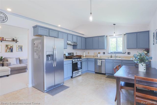 19778 E 14 Mile Road, Roseville, MI 48066
