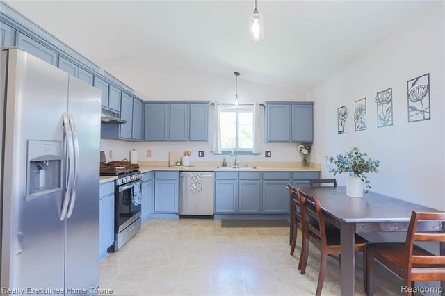 19778 E 14 Mile Road, Roseville, MI 48066