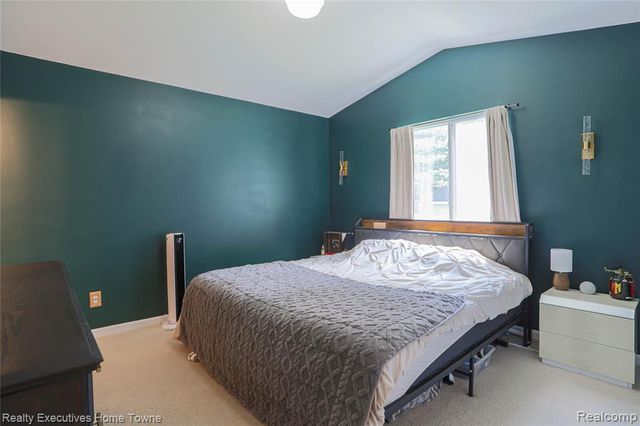 19778 E 14 Mile Road, Roseville, MI 48066