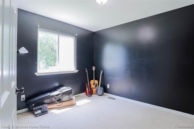 19778 E 14 Mile Road, Roseville, MI 48066