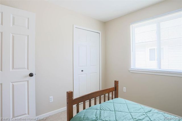 19778 E 14 Mile Road, Roseville, MI 48066