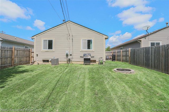 19778 E 14 Mile Road, Roseville, MI 48066