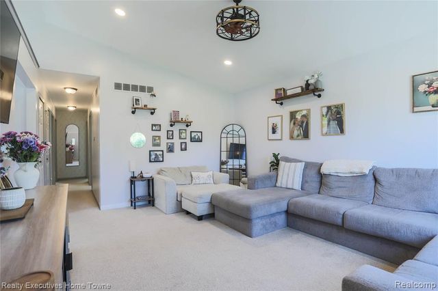 19778 E 14 Mile Road, Roseville, MI 48066