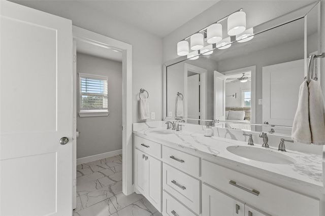 1700 Twin Oaks Circle, Brenham, TX 77833