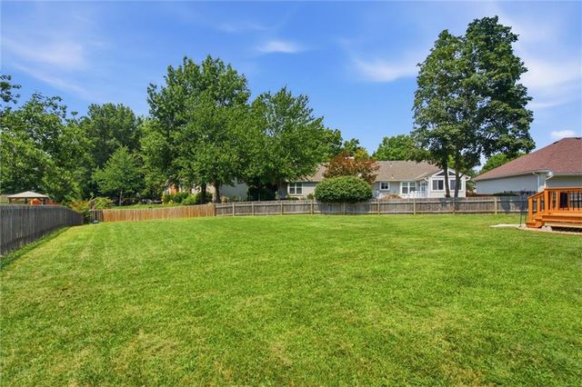 1500 Yorkshire Drive, Lee's Summit, MO 64086