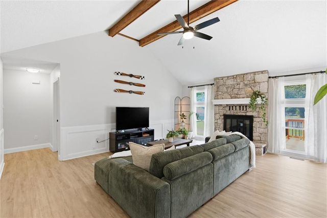 1500 Yorkshire Drive, Lee's Summit, MO 64086