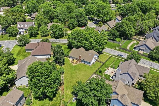 1500 Yorkshire Drive, Lee's Summit, MO 64086