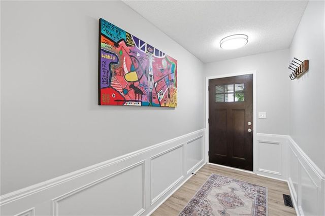1500 Yorkshire Drive, Lee's Summit, MO 64086