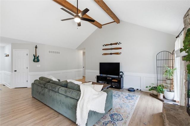 1500 Yorkshire Drive, Lee's Summit, MO 64086