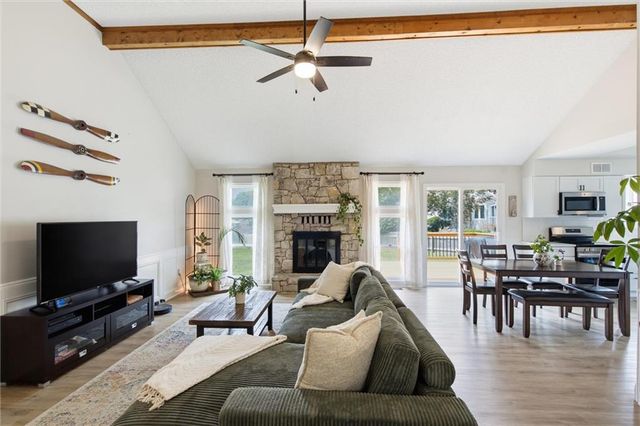 1500 Yorkshire Drive, Lee's Summit, MO 64086