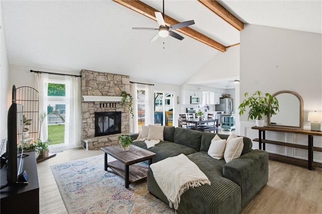 1500 Yorkshire Drive, Lee's Summit, MO 64086