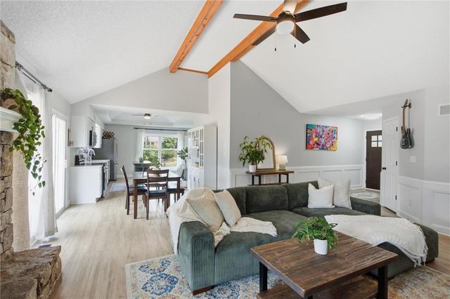 1500 Yorkshire Drive, Lee's Summit, MO 64086