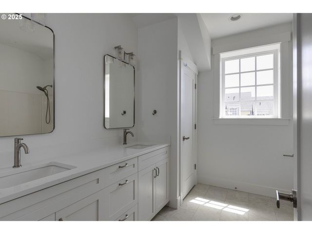 1152 Ne Seascape Ave 13, Depoe Bay, OR 97341