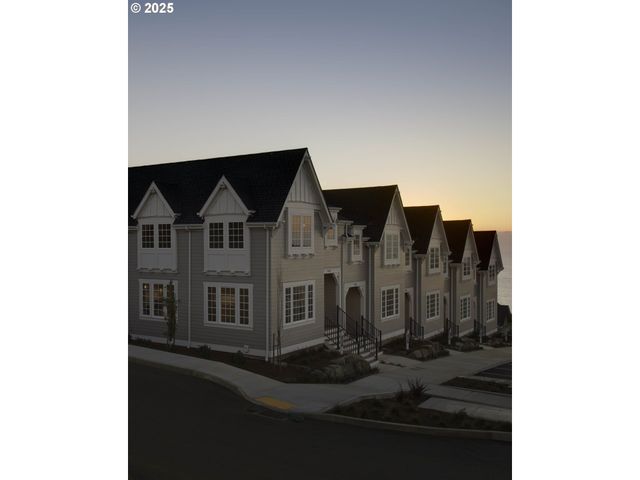 1152 Ne Seascape Ave 13, Depoe Bay, OR 97341