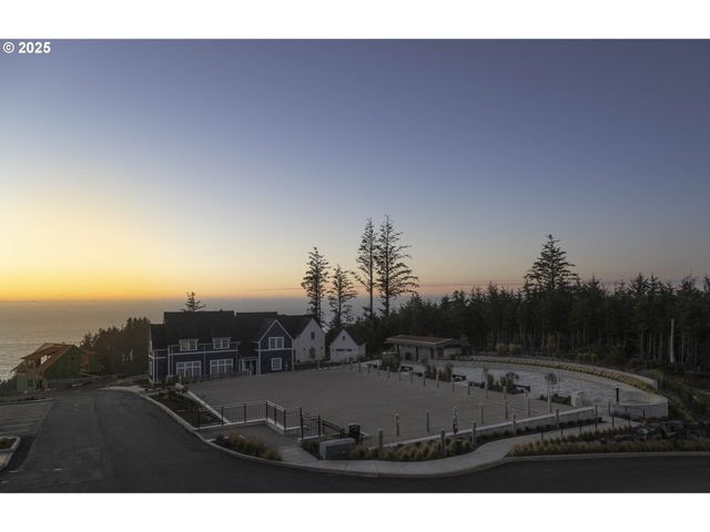 1152 Ne Seascape Ave 13, Depoe Bay, OR 97341