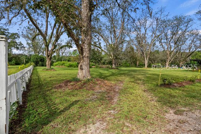 196 Country Craft Rd, Estill, SC 29918