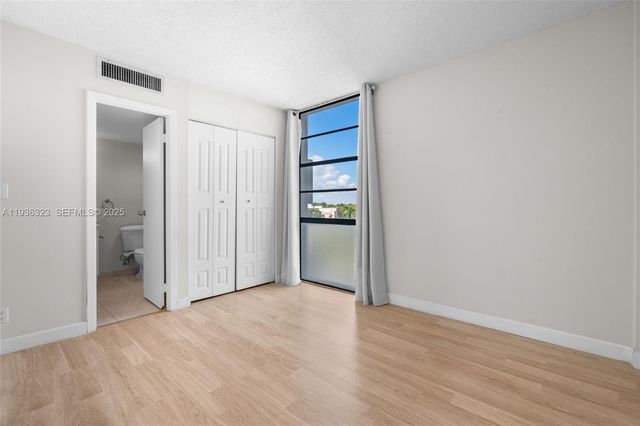 3401 N Country Club Dr 519, Aventura, FL 33180