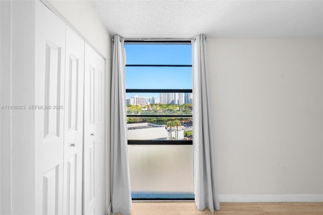 3401 N Country Club Dr 519, Aventura, FL 33180