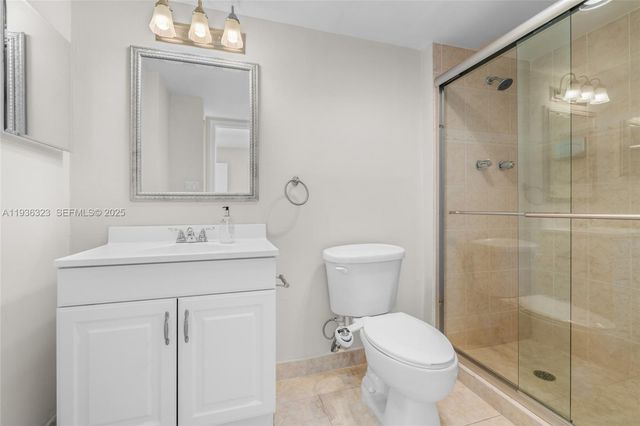 3401 N Country Club Dr 519, Aventura, FL 33180