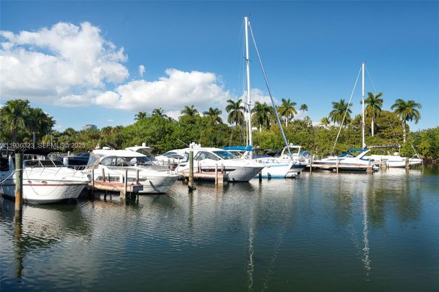 3401 N Country Club Dr 519, Aventura, FL 33180