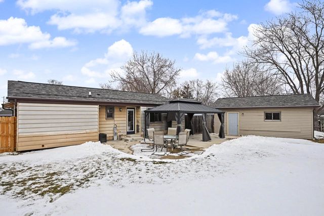 2915 Thornapple COURT, Racine, WI 53402