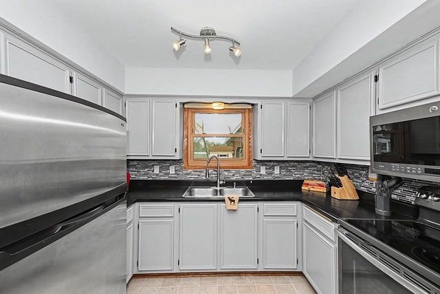 2915 Thornapple COURT, Racine, WI 53402