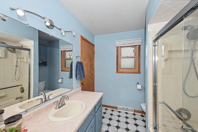 2915 Thornapple COURT, Racine, WI 53402