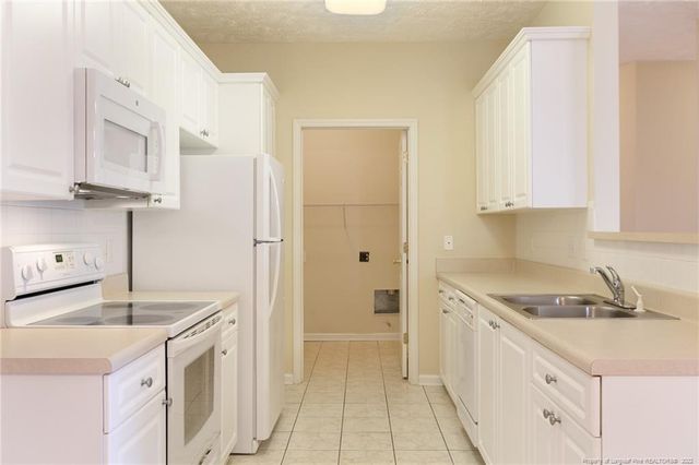 3940 Bardstown Ct Court 201, Fayetteville, NC 28304