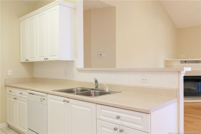 3940 Bardstown Ct Court 201, Fayetteville, NC 28304