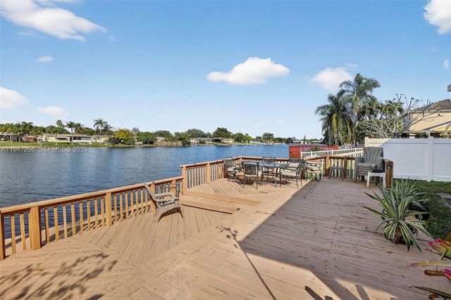 12017 NW 13th St, Pembroke Pines, FL 33026