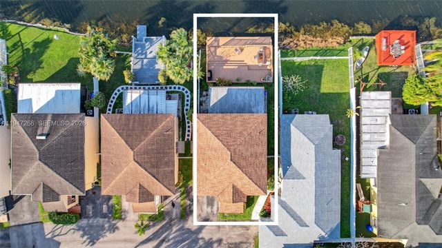 12017 NW 13th St, Pembroke Pines, FL 33026