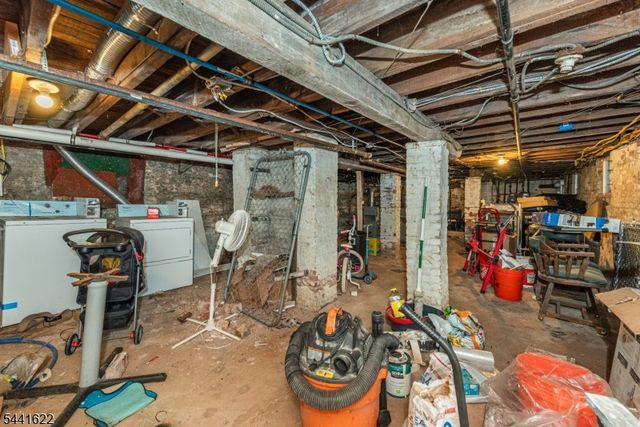 83 Winans Ave, Newark City, NJ 07108