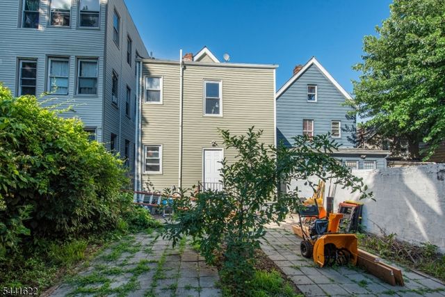 83 Winans Ave, Newark City, NJ 07108