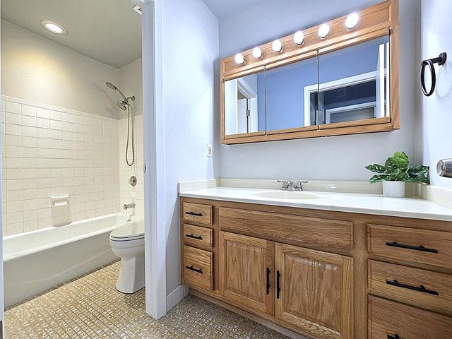 6322 S 20th STREET, Milwaukee, WI 53221