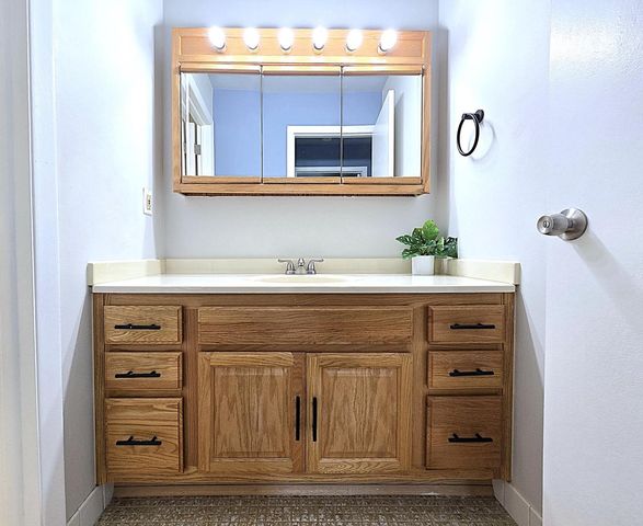 6322 S 20th STREET, Milwaukee, WI 53221