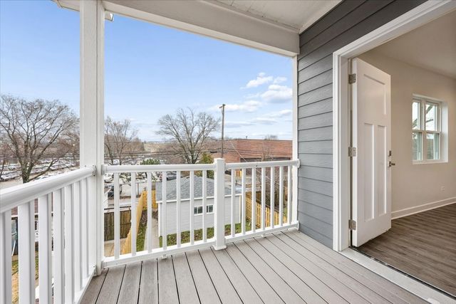 1721 W Arthur Avenue, Chicago, IL 60626
